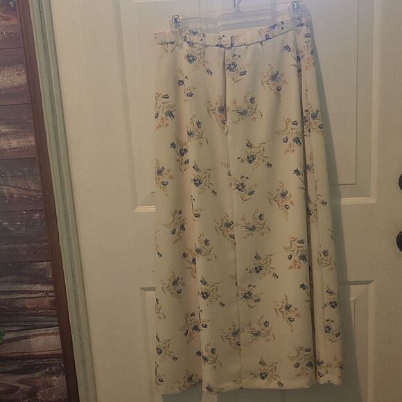 Size 10 Penleton Maxi Skirt Cream Colored With Floral Print - Picture 2 of 4